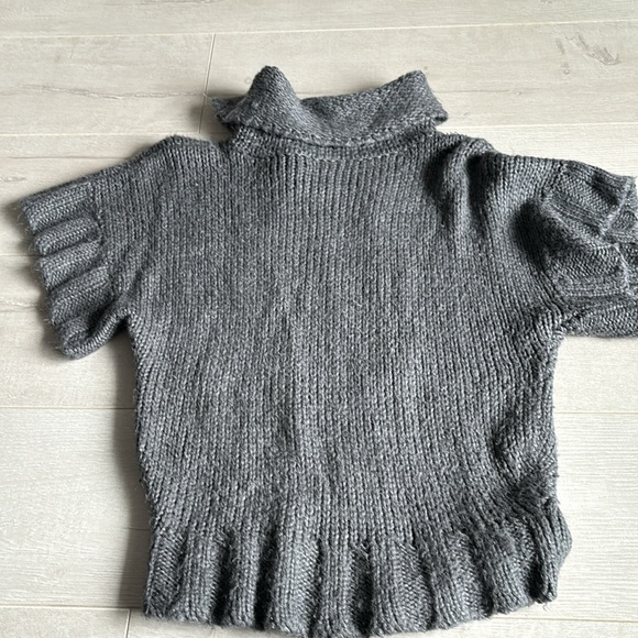Short sleeve sweater grey size small - Picture 4 of 4